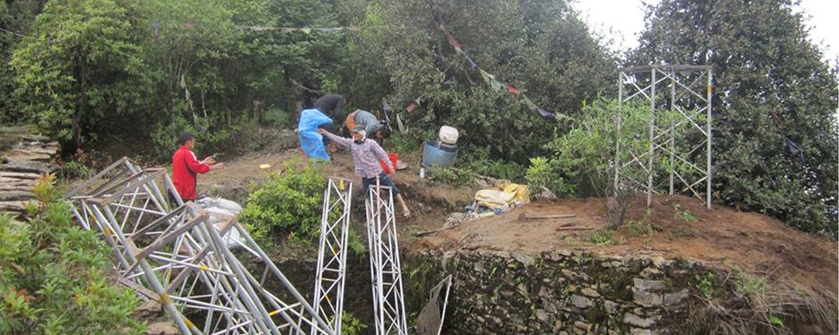 Radio Kairan 96.4 Mhz tower installation